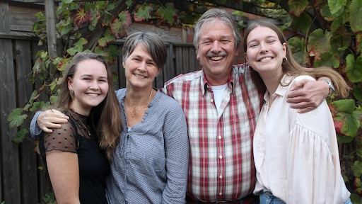 Iedereen in het gezin is doof, behalve Alessa: 'Er is altijd herrie hier'