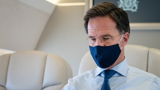 Mondkapje af, mondkapje op: hoe het kabinet niet meer om landelijk advies heen kon