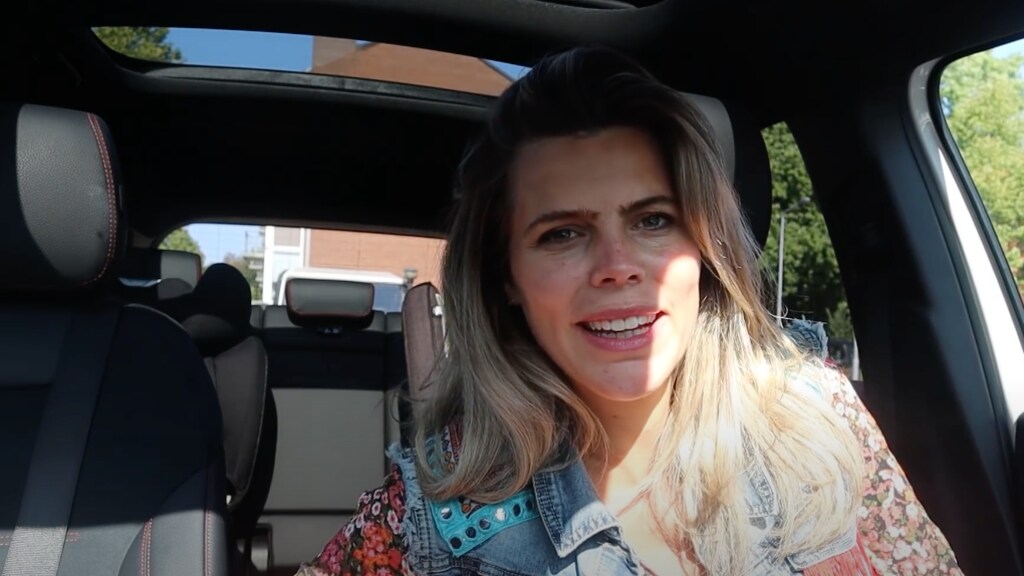 Zwangere Kim Kötter deelt belangrijke update na 20 wekenecho