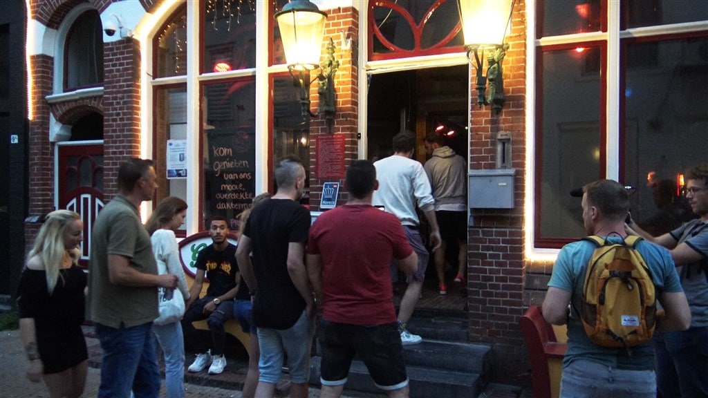 Coronagolf door eigenwijze Nederlanders? 'Eerder door onduidelijkheid'