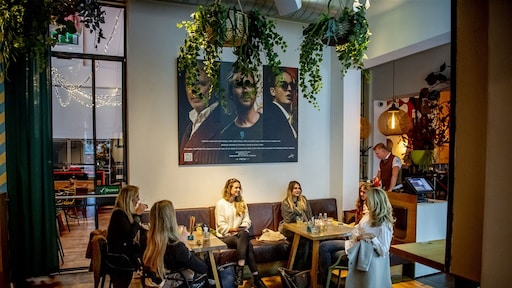 Concept-coronapakket: strengere maatregelen horeca, amateursport en ov