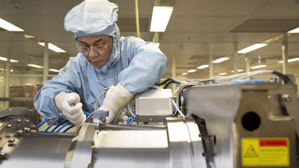 Chipmachinemaker ASML profiteert van thuiswerkers