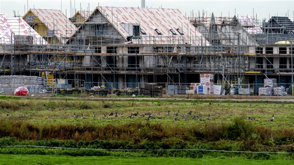 Mensen vinden het belangrijk dat er nieuwe woningen worden gebouwd, omdat anders de prijzen maar door blijven stijgen.