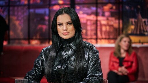 Famke Louise gooit het over een andere boeg