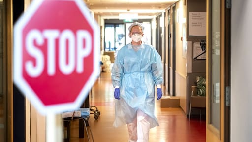 Tekort zorgmedewerkers in verpleeghuizen en thuiszorg is 'rampzalig'