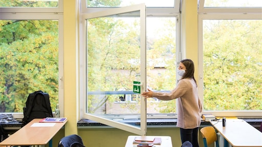 Scholen blijven worstelen met corona: 'Maar we móéten het draaiende houden'