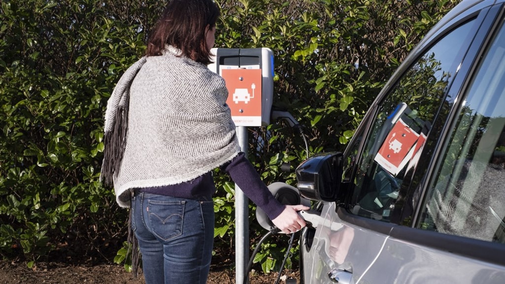 ACM: kosten opladen elektrische auto moeten duidelijker