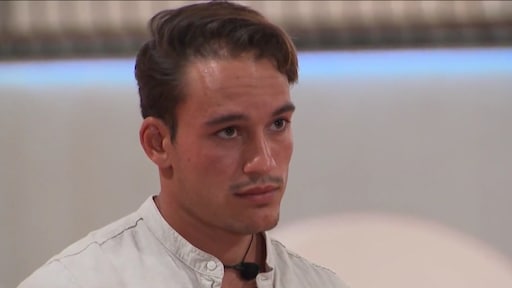 Remco klapt uit de school: 'Imen gooide mij voor de leeuwen in Love Island'