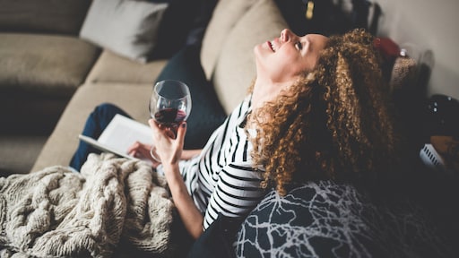 Waarom we niet mogen stoppen met drinken: 'Je pakt iemand zijn teddybeer af'