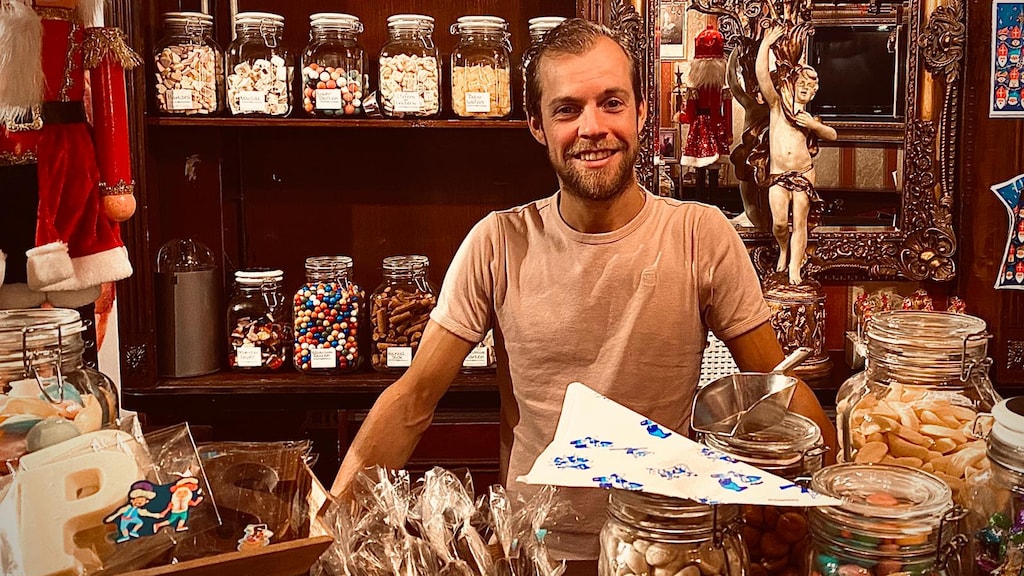 Jesse en Kevin hebben hun café omgetoverd tot oud-Hollandse snoepwinkel