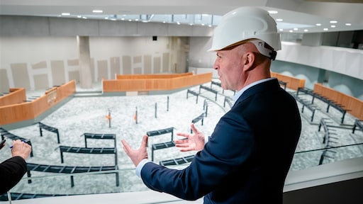 'Tijdelijke Tweede Kamer niet berekend op coronaregels'