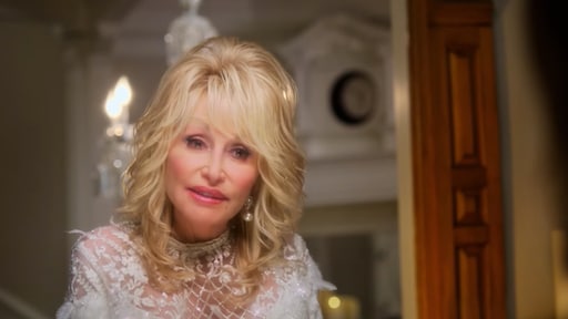 Voor onder de kerstboom: Dolly Parton krijgt eigen kerstfilm op Netflix