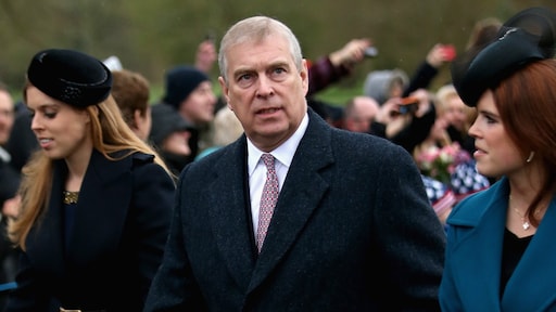 Prins Andrew opnieuw onder vuur: 'Ontsloeg iemand vanwege moedervlek'