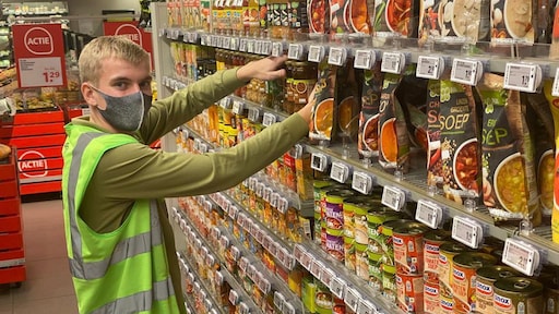 Afstand houden steeds moeilijker: 'Klanten hijgen in mijn nek'