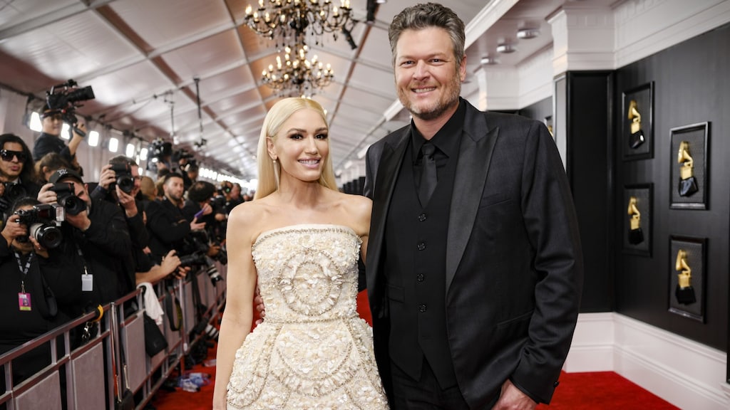 Blake Shelton nodigt zoon Gwen Stefani uit op het podium