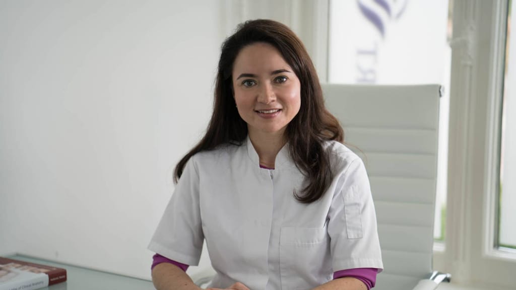 Cosmetisch arts Olga ziet veel meer mensen die iets aan hun zoom-face willen doen.