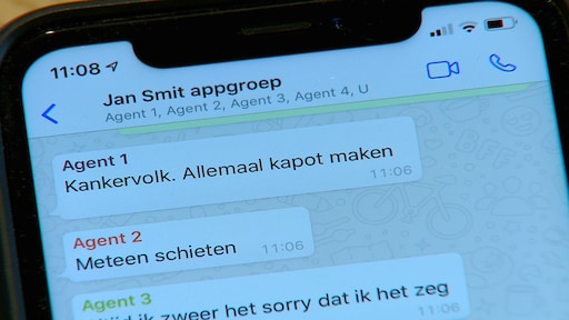 Organisaties eisen vervolging agenten voor racisme in WhatsAppgroep