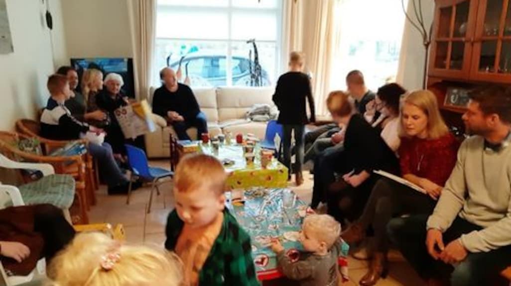 De familie van Ankie tijdens een eerdere pakjesavond