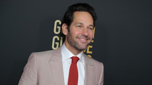 Zo gewoon gebleven: Paul Rudd deelt koekjes uit aan stemmers