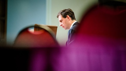 Steun in Kamer voor harde opstelling Hoekstra richting KLM-piloten