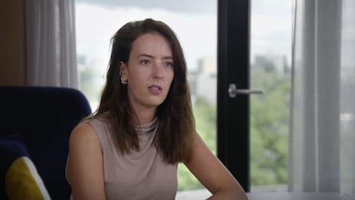 Kijkers huiveren door manipulatieve ex in Zeeman confronteert: stalkers