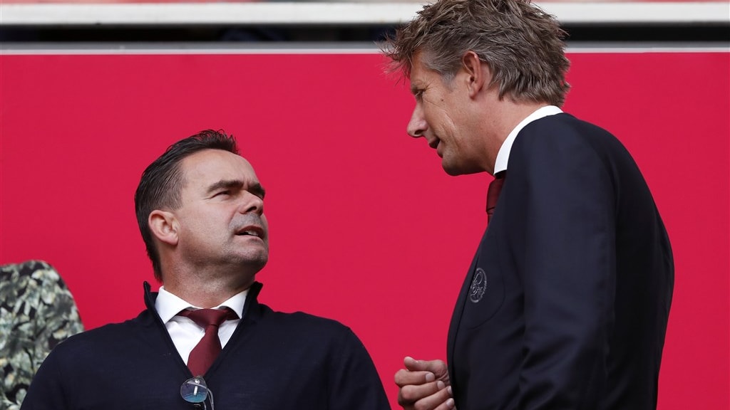 'Geilneef' Overmars 'drong zich op' aan vrouwen bij Ajax