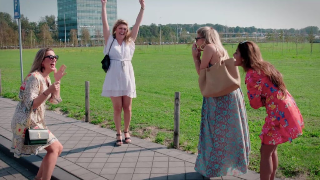 Echte Gooische Moeders vliegen per privéjet naar Maastricht