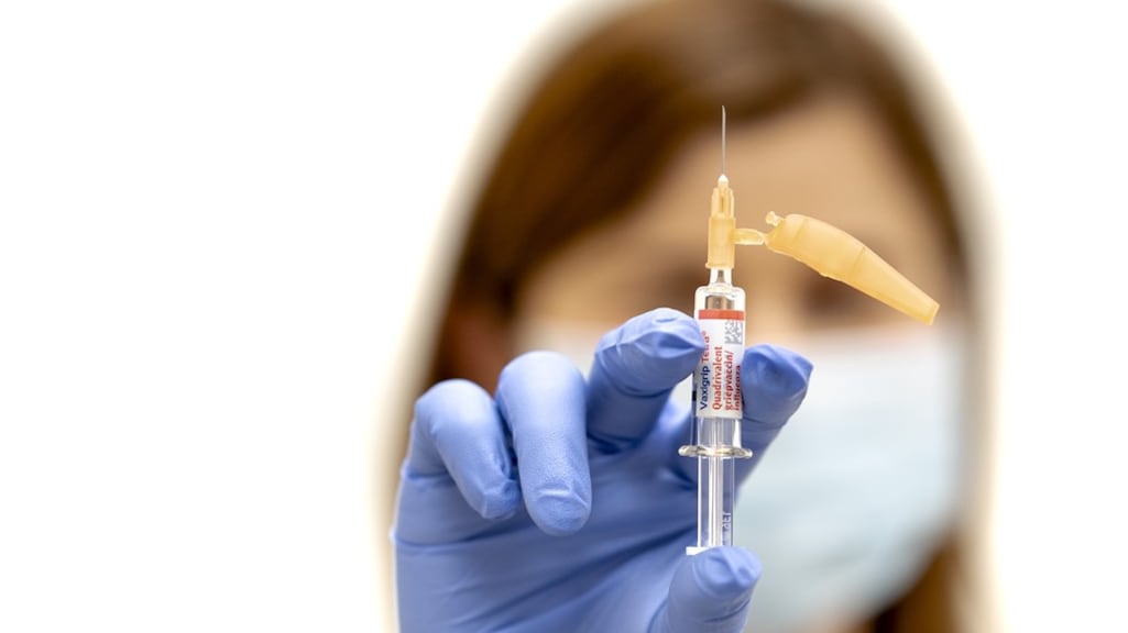 Vaccin nemen, ja of nee? 'Focus niet op de weigeraars, maar op de twijfelaars'