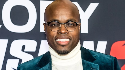 NPO haalt programma Jandino Asporaat voorlopig van televisie