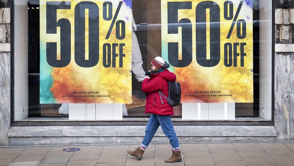 Heel veel kopen op Black Friday? 'Daar word je niet gelukkig van'