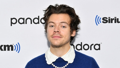 Lange rijen fans voor Vogue met Harry Styles