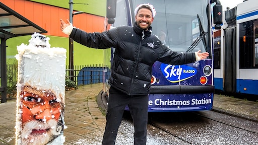 Rolf Sanchez opent Sky Radio kersttram