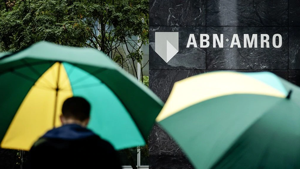 ABN Amro reorganiseert en schrapt 15 procent van de banen