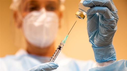 Zo worden bijwerkingen van coronavaccins bijgehouden: 5000 mensen actief gevolgd