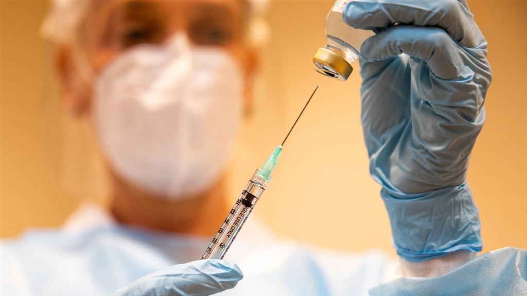 Zo worden bijwerkingen van coronavaccins bijgehouden: 5000 mensen actief gevolgd