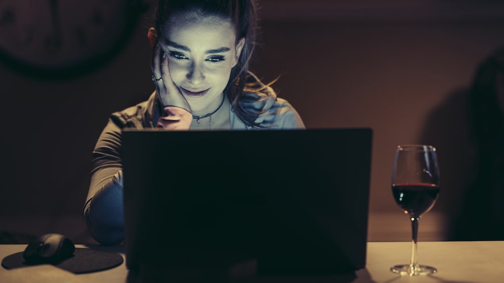 Julie: 'Dus jij ligt nu aan de ketting?'