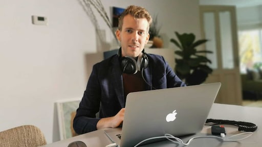 Podcastserie over zelfmoord moet taboe doorbreken: 'Draai niet om hete brij heen'