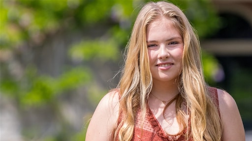 Kroonprinses Amalia cum laude geslaagd voor eindexamen vwo