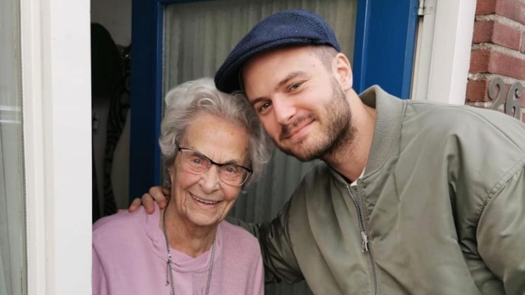 Jim Bakkum rekent af met grootmoedermaffia na kritiek op oma