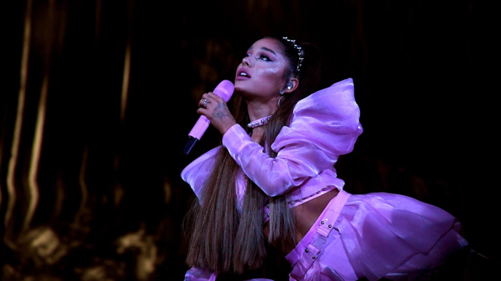 Netflix geeft kerstcadeau: concertfilm Ariana Grande onderweg