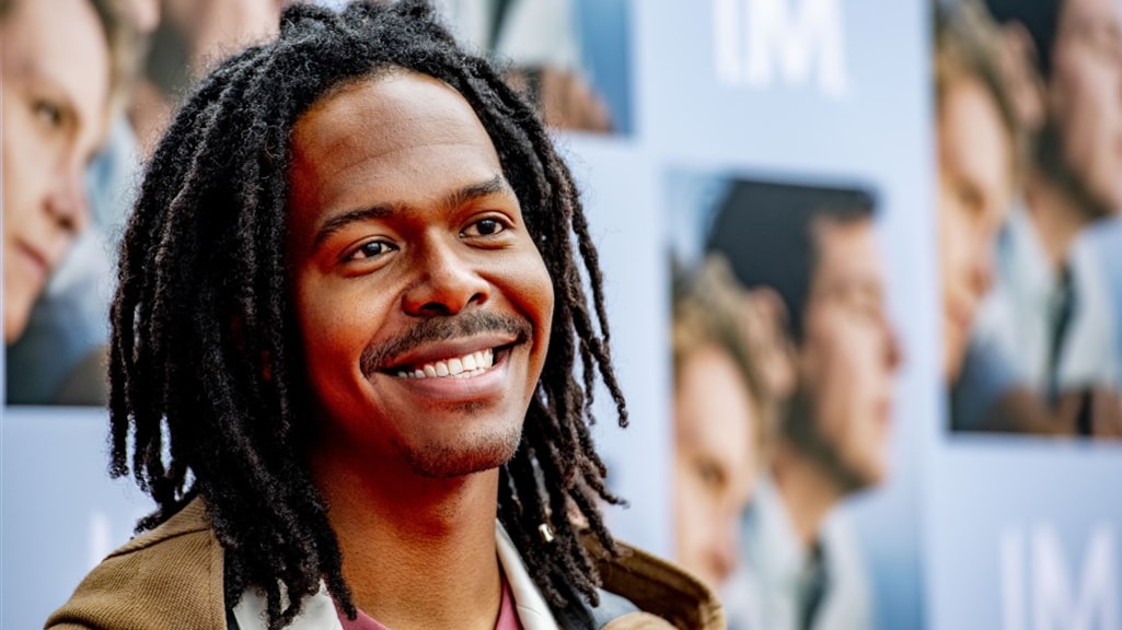 Jeangu Macrooy verrast volgers met compleet nieuwe look