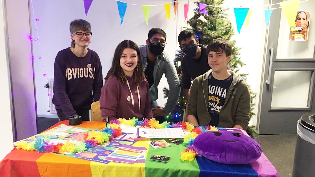 Van Paarse Vrijdag tot Roze Zaterdag: waarom zoveel LHBTI-themadagen?