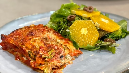 Vegetarische lasagne met ricotta en Italiaanse salade