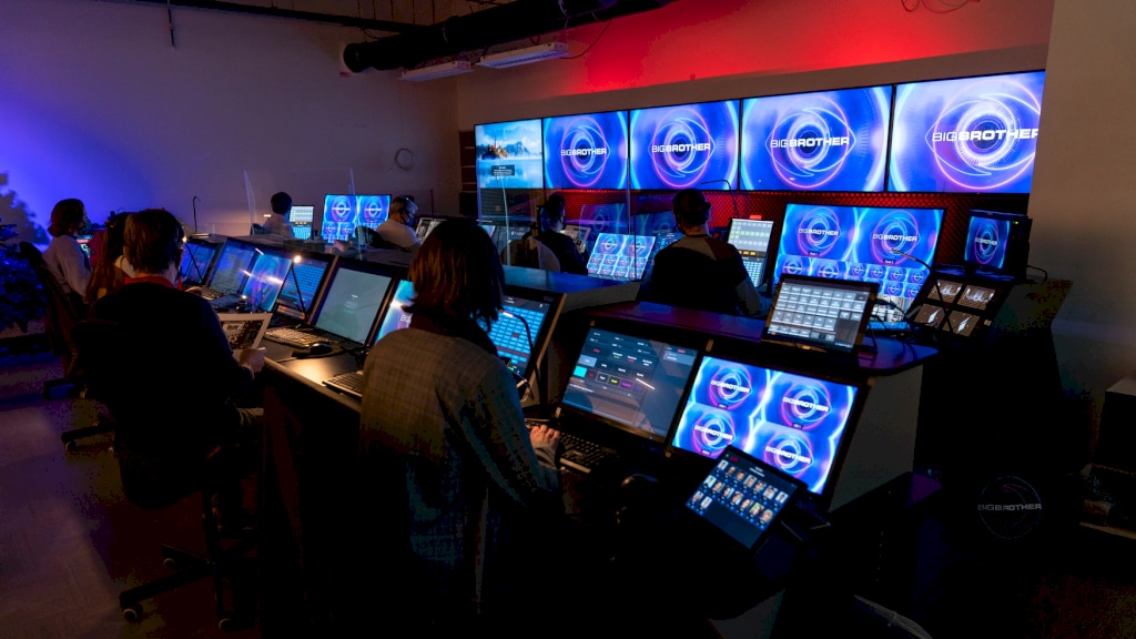 De camera's draaien 24 uur per dag en alles is live te volgen via Videoland.