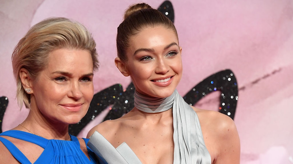 Yolanda Hadid deelt beelden van dochter Gigi's gender reveal-feestje