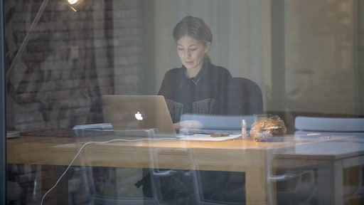 Marieke mag van haar baas niet thuiswerken: 'Durf er niets van te zeggen'