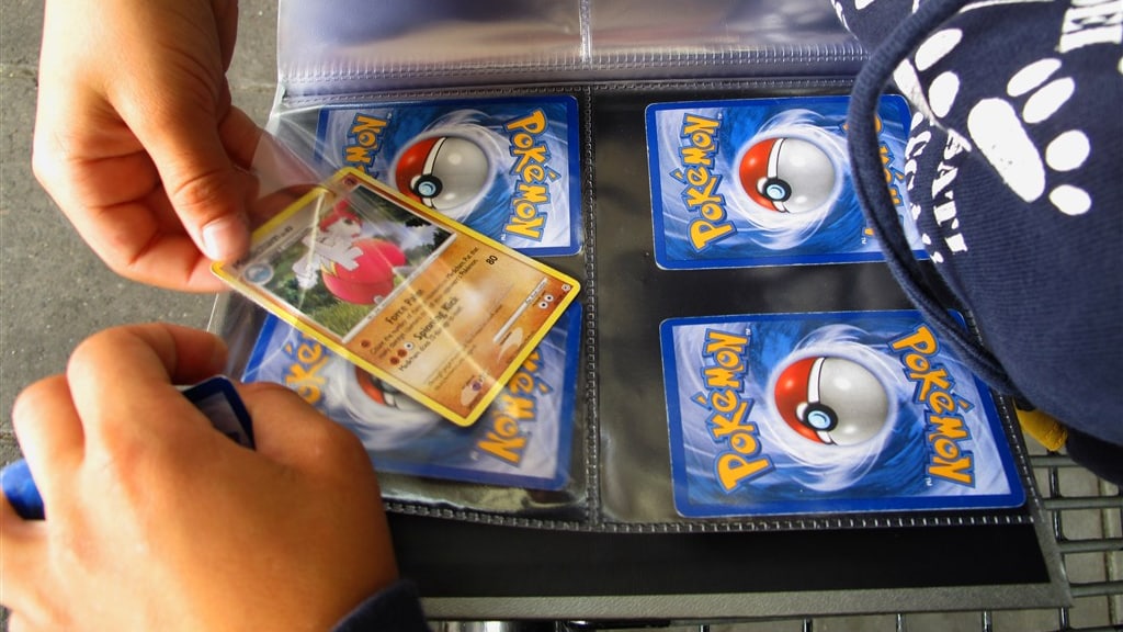 Dieven sluiten bewoner op in eigen huis en gaan ervandoor met Pokémonkaarten