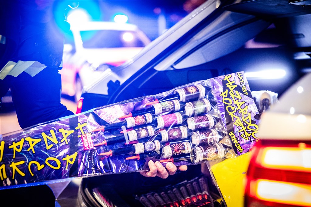 Minister: gemeente kan illegaal vuurwerk gaan inzamelen