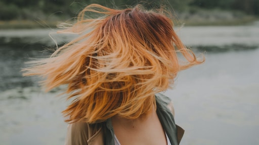 Statisch haar: waar komt het vandaan - en hoe ga je het tegen?