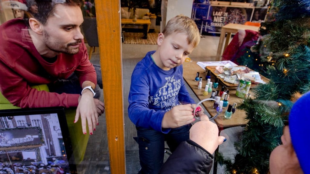 Utrechts ziekenhuis koopt robotarm met geld van nagellakactie Tijn